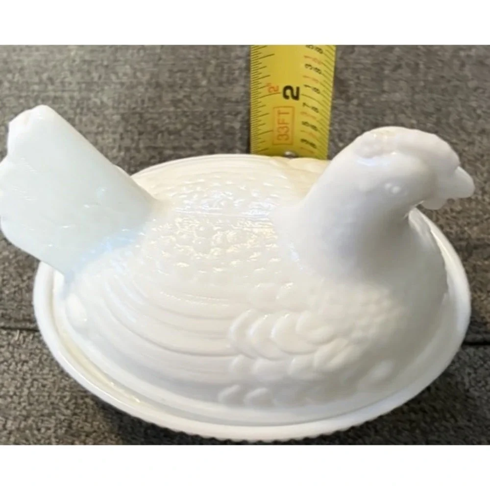 Vintage White Milk Glass Hen On Nest Covered Dish Chicken Trinket Candy Bowl
